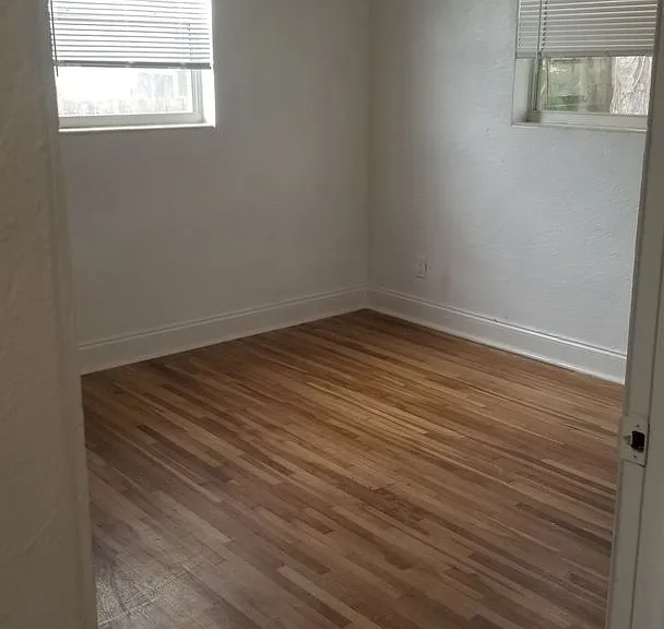 858 Maley St — Photo 3