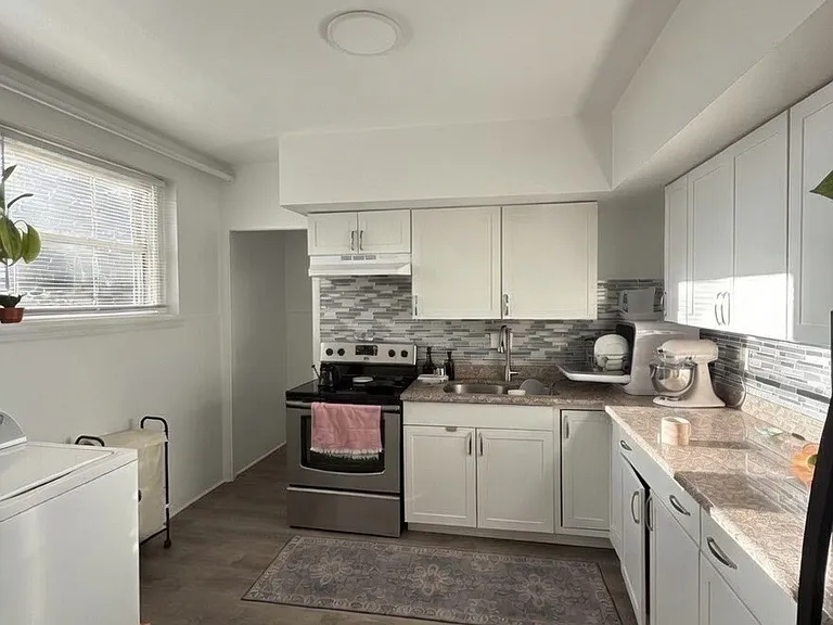 374 Lyceum Ave #1 — Photo 9