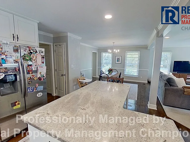 2206 Acacia Dr — Photo 8
