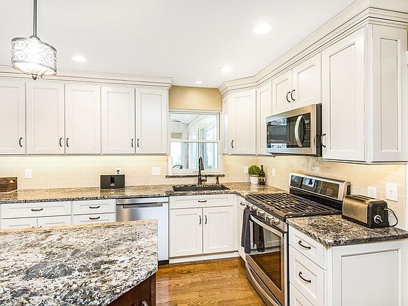 5th image of 1340 Kingsway