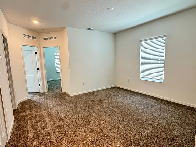 3141 Laurent Loop — Photo 12
