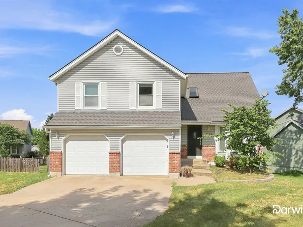 1104 E Pineview St, Olathe, KS 66061