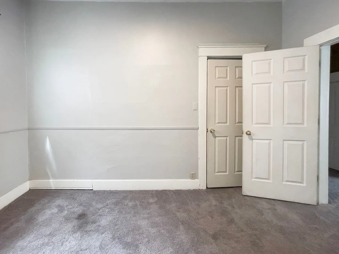 811-813 W University Ave — Photo 3