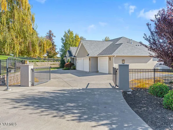 7609 Scenic Dr, Yakima, WA 98908