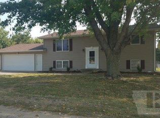 434 S 6th St, Wapello, IA 52653