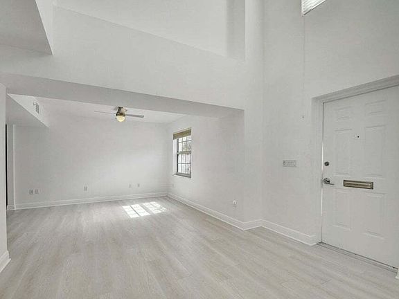 5th image of 610 Clematis St #1-130-1