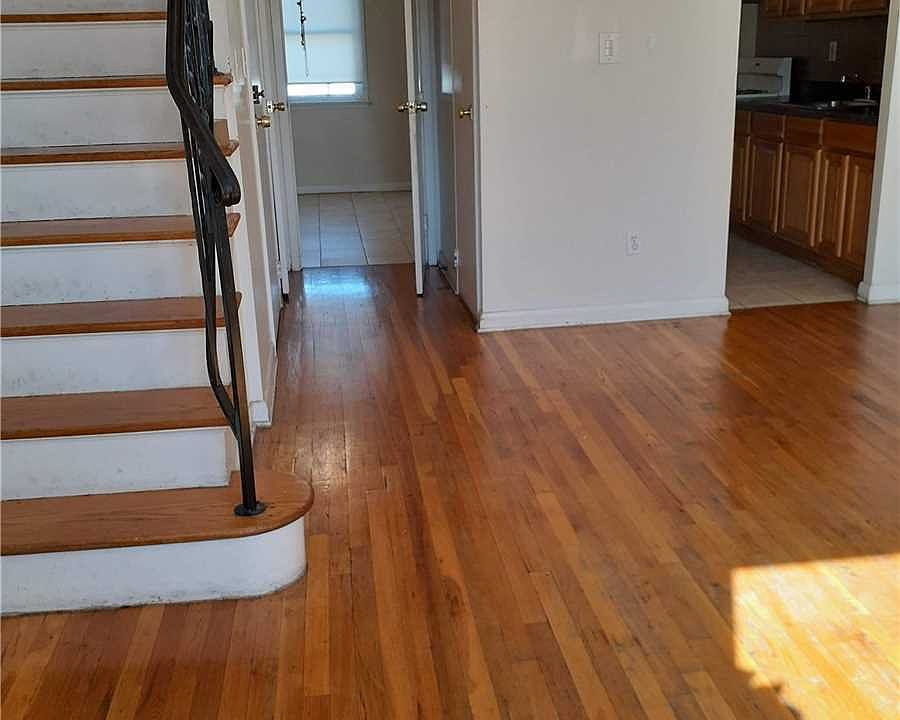 1st image of 217-23 Hempstead Ave