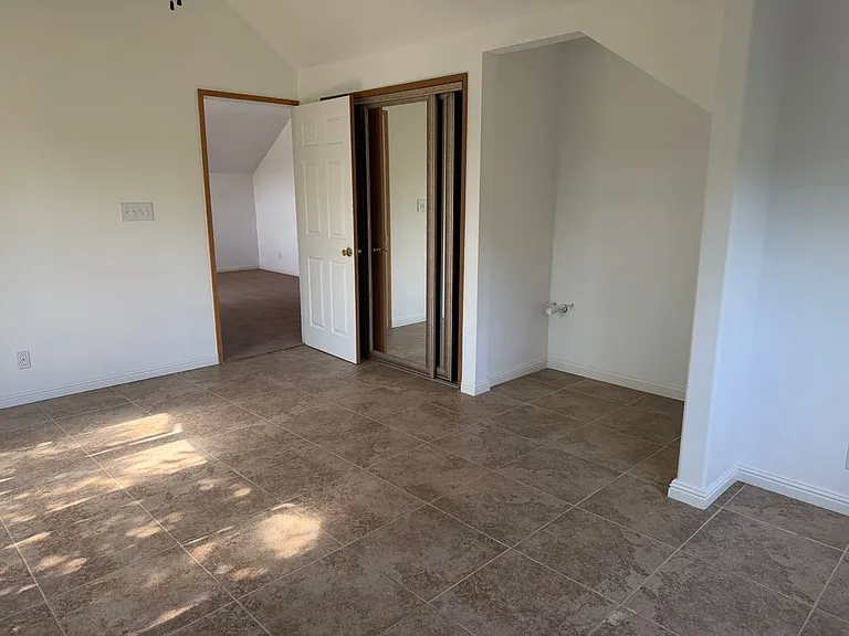 5613 E Hanbury St — Photo 5