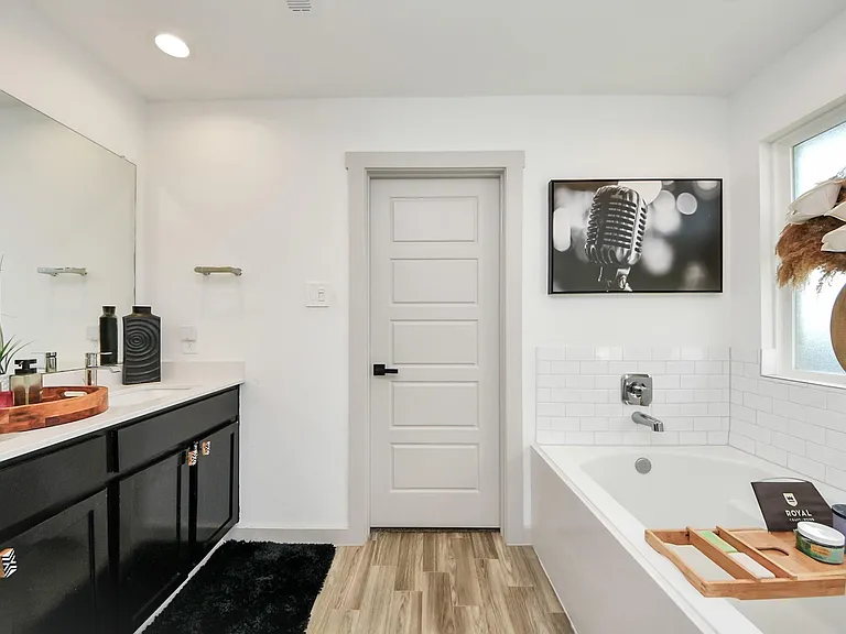 202 Serena Park Ln — Photo 8