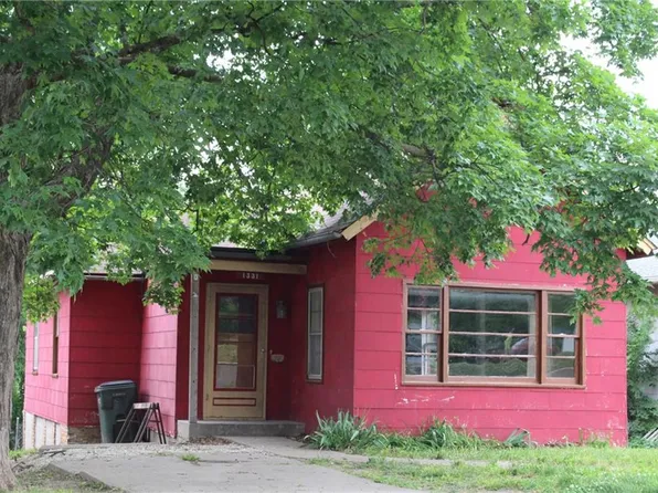 1331 Spruce St, Leavenworth, KS 66048