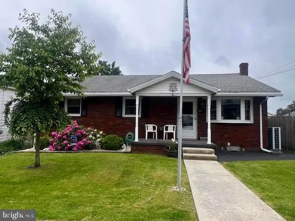 438 S Middle St, Frackville, PA 17931