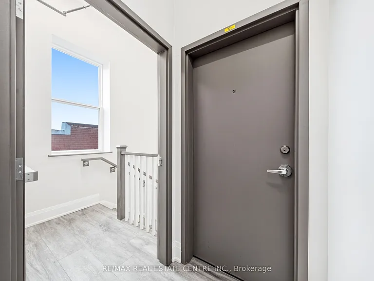 11 Queen St #301 — Photo 27