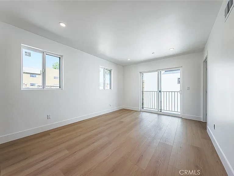 1237 N Orange Dr #B — Photo 25