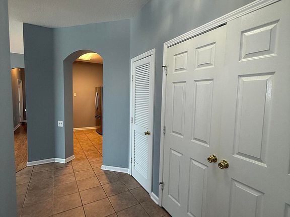 3rd image of 7990 Baymeadows Rd #829