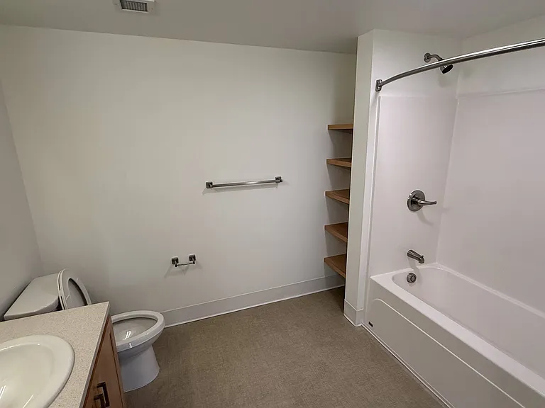 Dolores Apartments — Photo 8