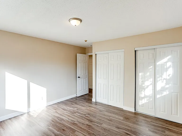 Elgin Pines — Photo 12