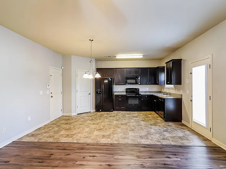 494 Lobdale Falls Dr — Photo 5