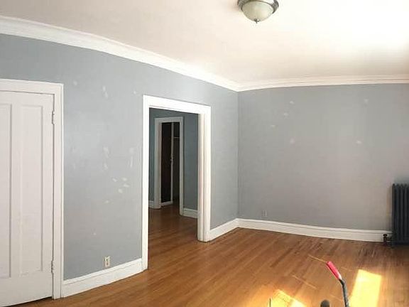 3rd image of 3125 N Hamlin Ave #1D