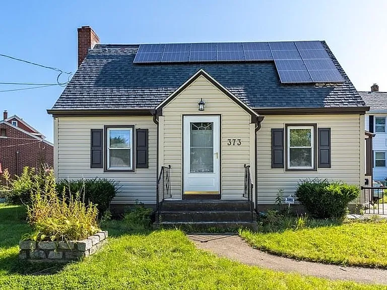 373 Oak St — Photo 26