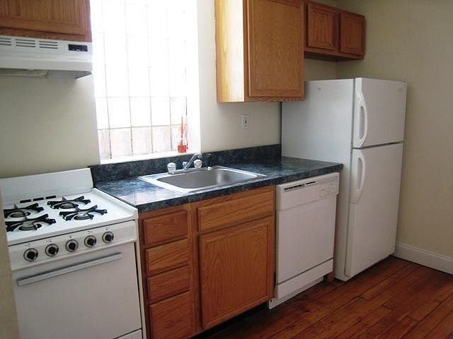 2nd image of 709 Willow Ave #4L