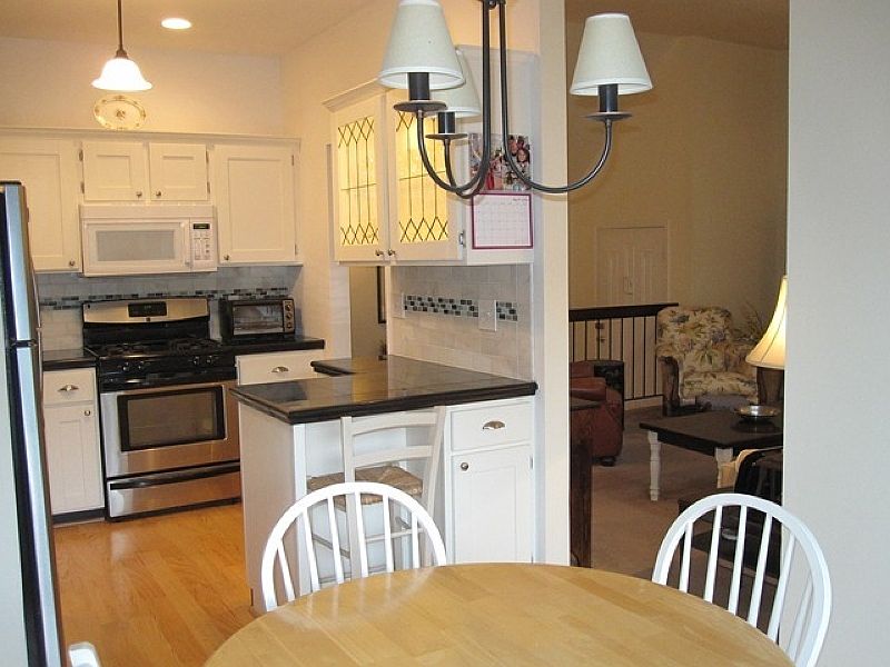 1st image of 704 Spruce Hills Dr
