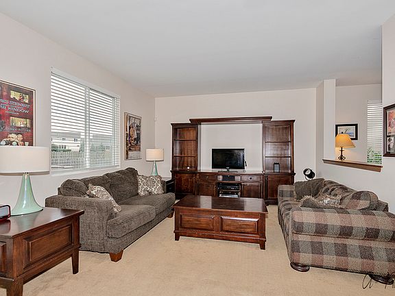 3rd image of 343 Mozart Ln
