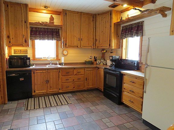 3 BR 2 BA Chicog Township