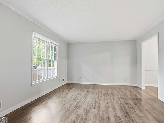 3rd image of 105 Woodsong Ct