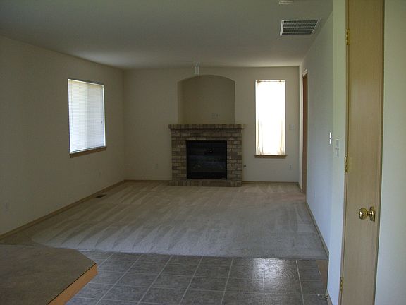 Family Room w/Gas Fireplace