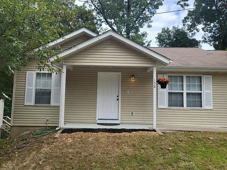 152 Pawnee Rd — Photo 2
