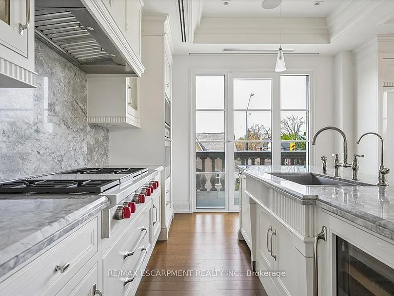 300 Randall St S #211 — Photo 40