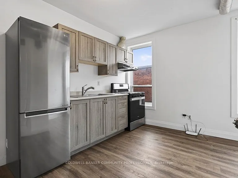433 Barton St E #202 — Photo 24