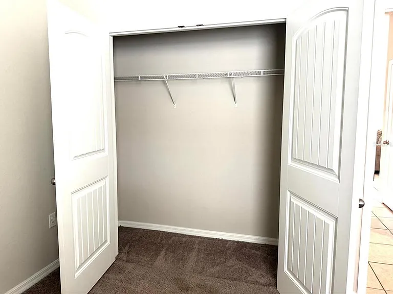 863 Hudson Valley Dr — Photo 14