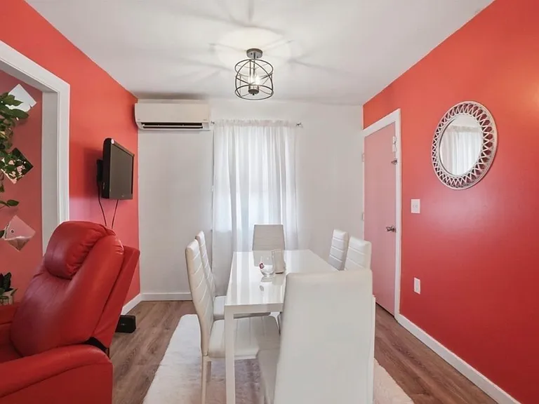 28 Warnock St #2 — Photo 4