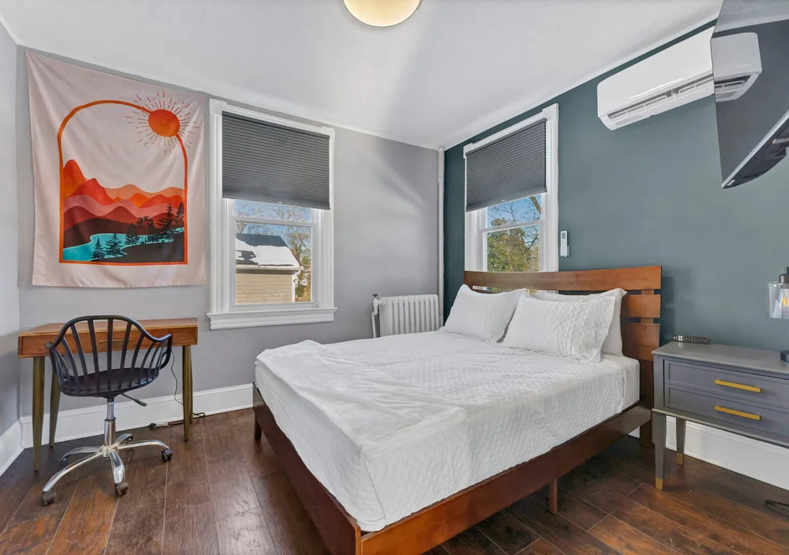 2 BR Haven in the Pulse of the DC's Vibrant Buzz! #3 — Photo 4