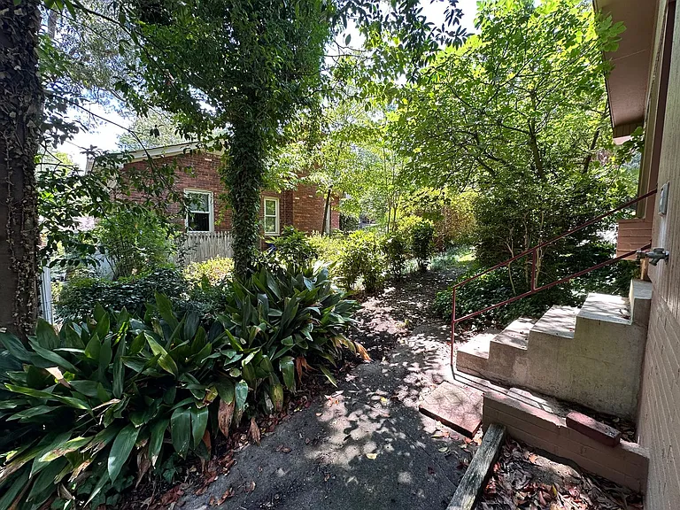 3221 Foxhall Rd — Photo 42