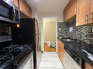 67-02 198th St #2A, Fresh Meadows, NY 11365