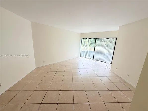 2000 N Congress Ave APT 103, West Palm Beach, FL 33401