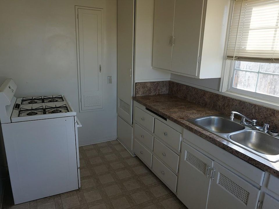 2nd image of 1501 El Toro Dr