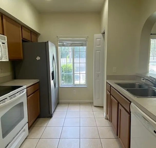 3701 45th Terrace W Lakeside Vlg #102 — Photo 5