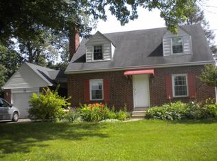 864 Eden Rd, Lancaster, PA 17601