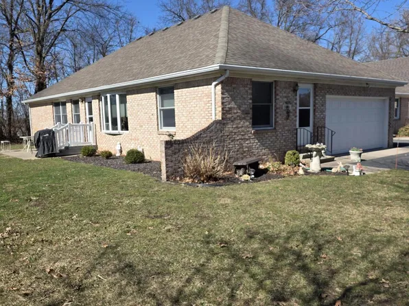 516 Begonia St SE APT A, Demotte, IN 46310