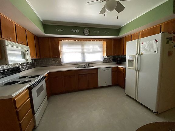 4th image of 2304 Hampton Dr