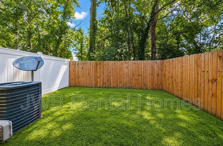 8271 Pineverde Ln — Photo 11