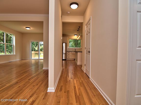 5th image of 111 Lincoln Rd #111