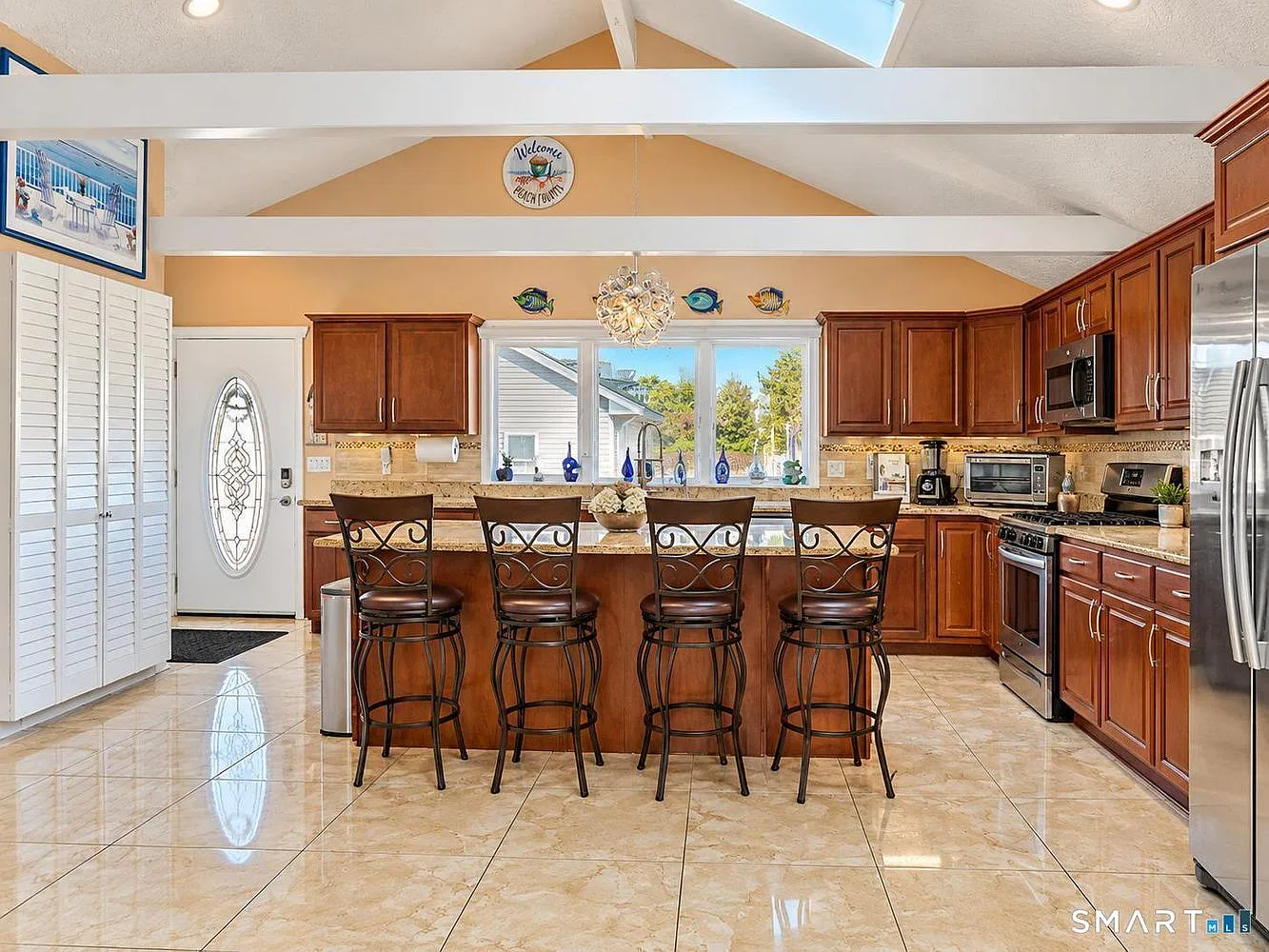 4 bed, 2444 sqft, $6,500 — Photo 4