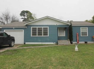 5710 Georgia Ave, Groves, TX 77619