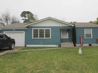 5710 Georgia Ave, Groves, TX, 77619
