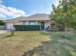 527 E Preston Gln, Gunter, TX 75058