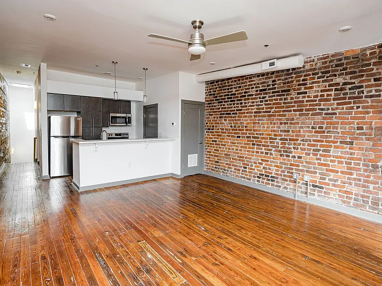 1711 E Main St — Photo 2